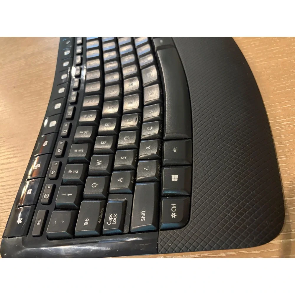 Microsoft Wireless Comfort Keyboard 5050 Model 1728 Black Ergonomic No Receiver